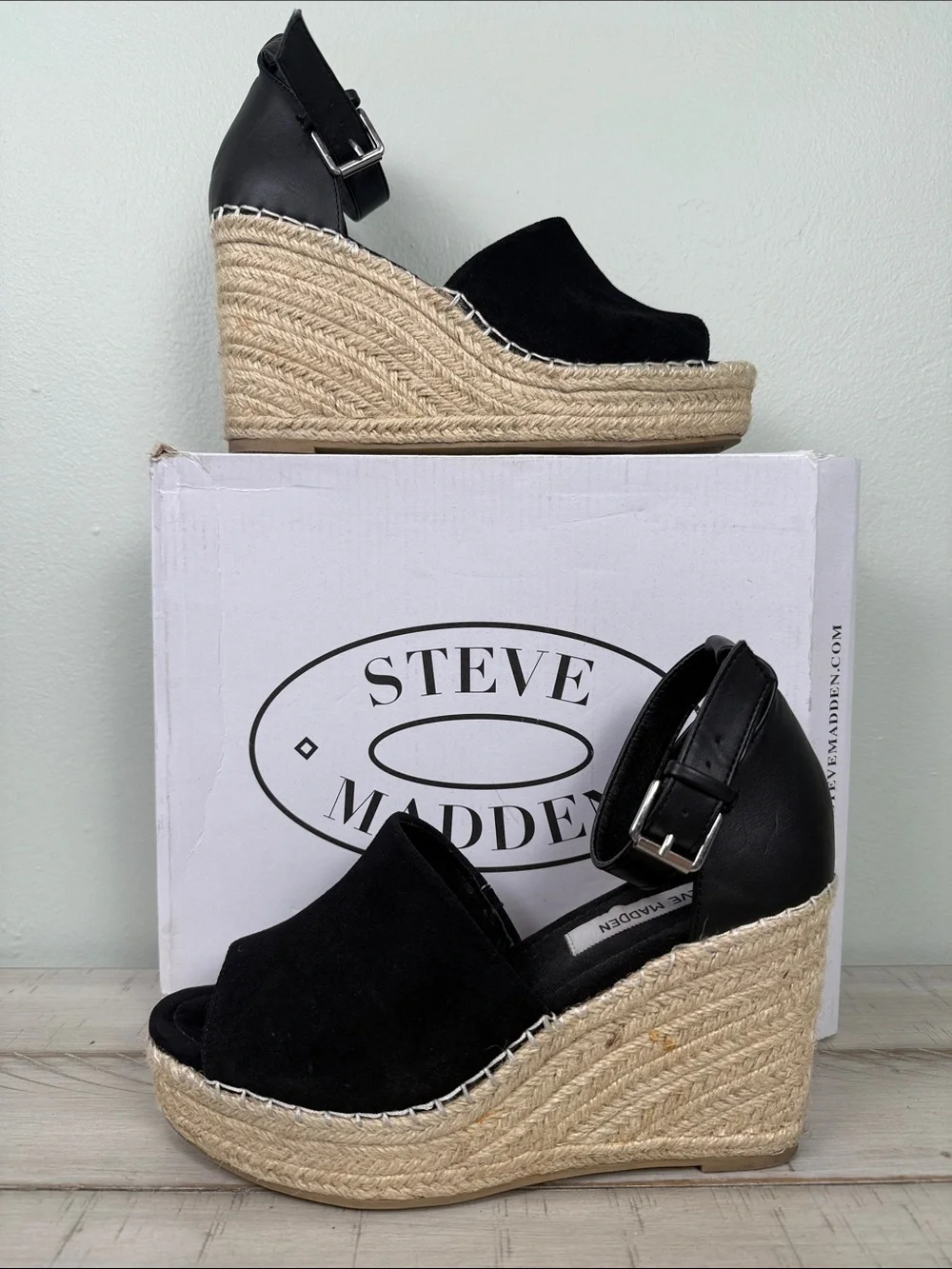 Steve Madden Gorgeous Black Espadrille Wedge Sandals with Ankle Straps Size 8.5